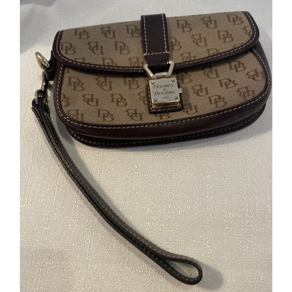 DOONEY & BOURKE SIGNATURE DB CANVAS WRISTLET BROWN LEATHER FRONT LATCH 6x4x1.25”
